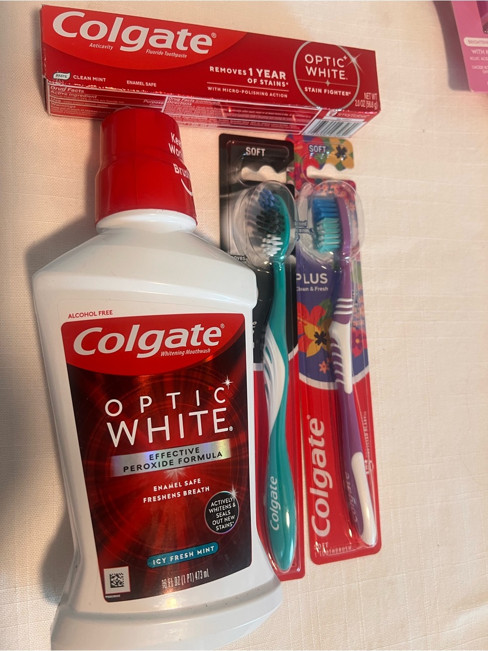 Optic White Mouthwash + Toothbrush Pack - Red/White